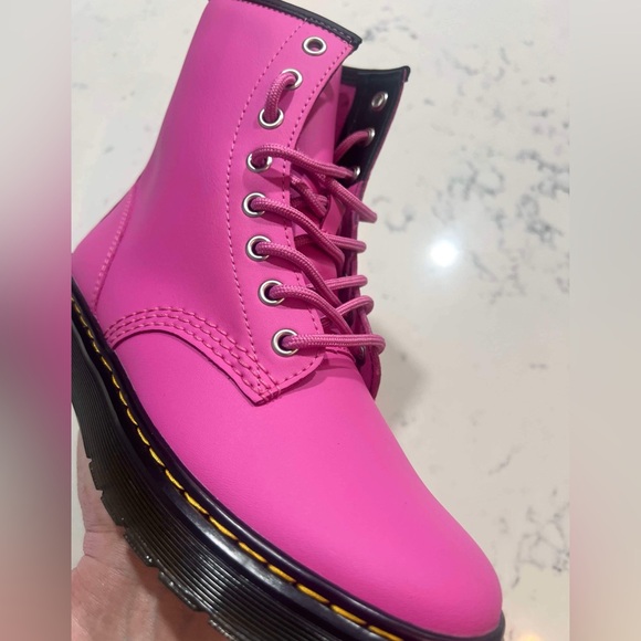 Dr. Martens Women’s ZAVALA Leather Lace Up Thrift Pink Combat Boots New - Picture 15 of 16